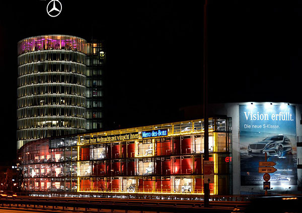 Automobiler Adventskalender: 120 Jahre Motorsport und Rennsporthistorie bei  Mercedes-Benz München